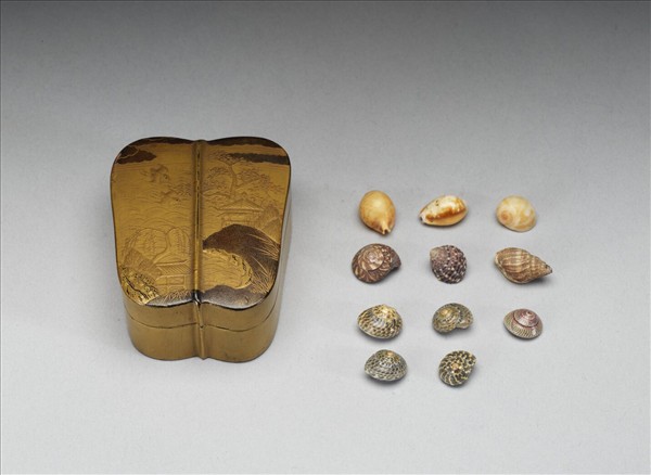 山水蒔繪宮扇形盒