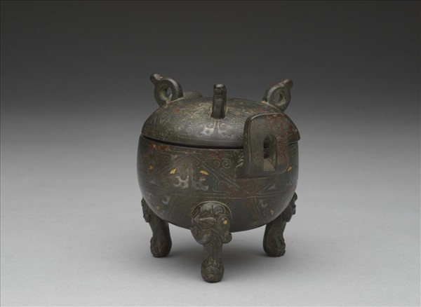 嵌金銀三角雲紋銅鼎