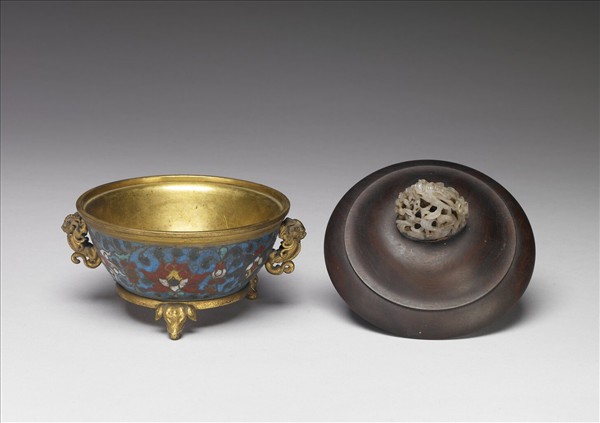 掐絲琺瑯番蓮紋象鼻爐