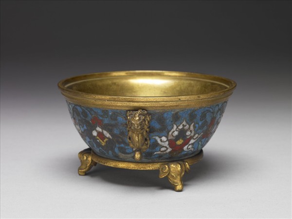 掐絲琺瑯番蓮紋象鼻爐