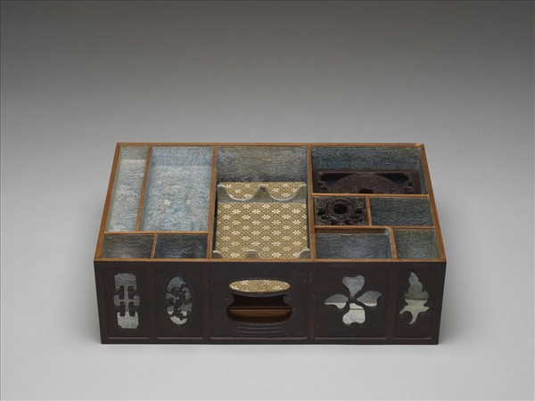 紫檀嵌彩瓷博古圖櫃