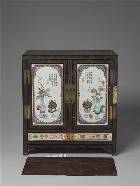 紫檀嵌彩瓷博古圖櫃(下櫃)