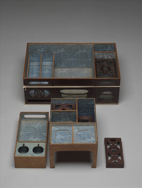 紫檀嵌彩瓷博古圖櫃(下櫃)