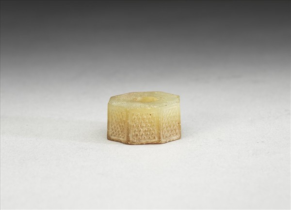 玉八角形雕花飾件