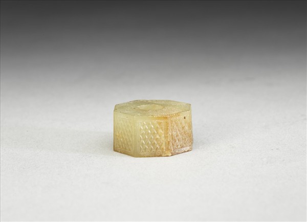 玉八角形雕花飾件