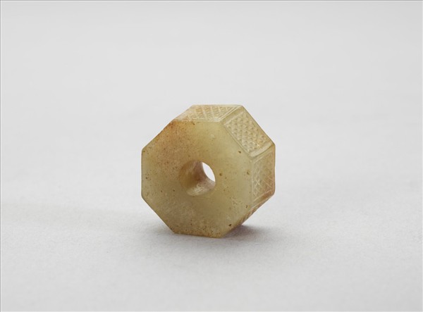 玉八角形雕花飾件