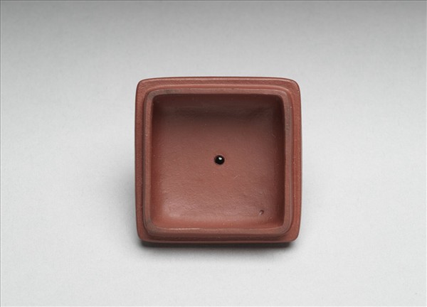 宜興胎畫琺瑯四季花卉方壺