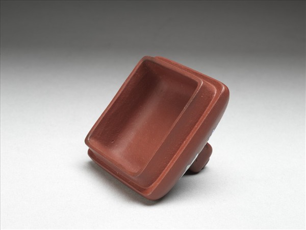 宜興胎畫琺瑯四季花卉方壺