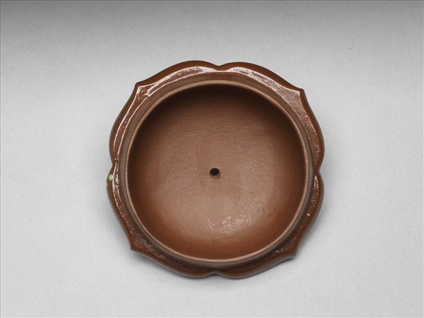 宜興胎畫琺瑯四季花卉海棠式壺