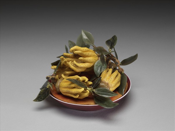 紅釉盤盛木雕彩繪佛手