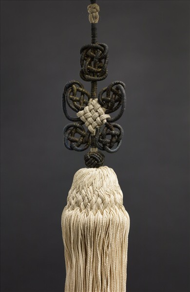 象牙雕鏤空人物套球