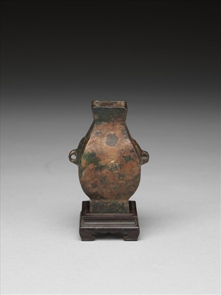 Bronze square hu vessel by Unknown artist