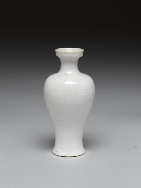 白瓷盤口梅瓶
