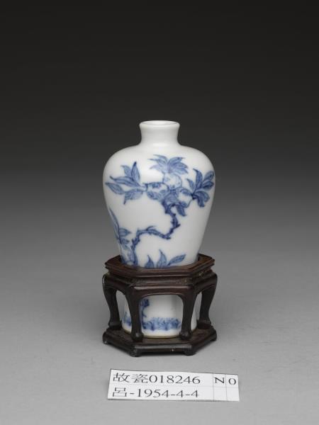 青花花卉紋梅瓶