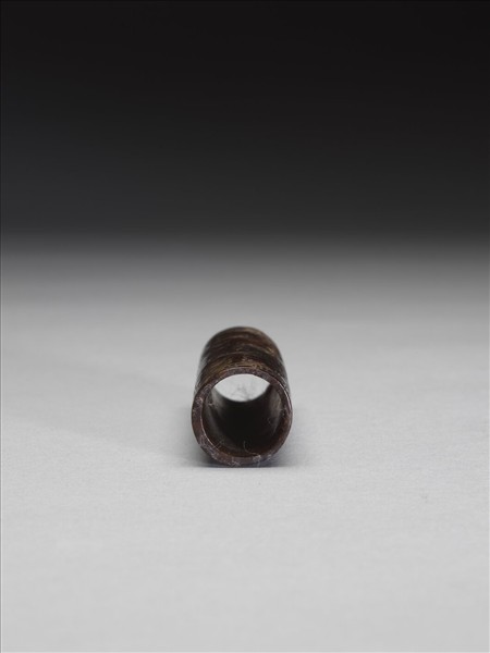 玉雲紋管