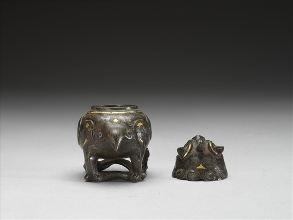 銅嵌金銀甪端爐