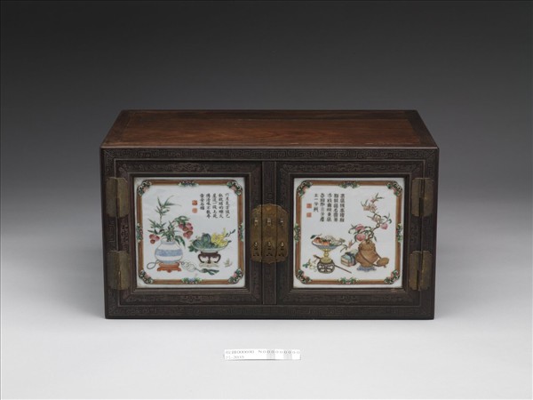 紫檀嵌彩瓷博古圖櫃(上櫃)