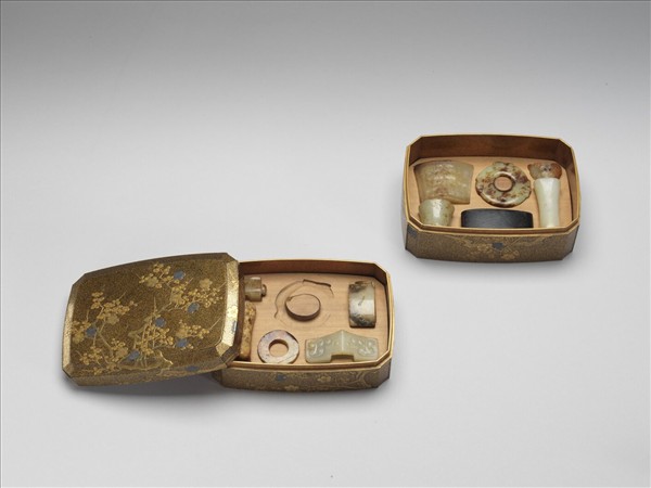 梅蒔繪二層方盒