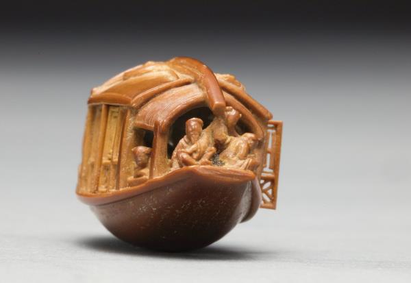 雕橄欖核舟（底刻「後赤壁賦」全文）