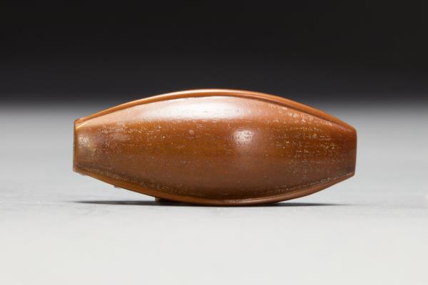 雕橄欖核舟（底刻「後赤壁賦」全文）