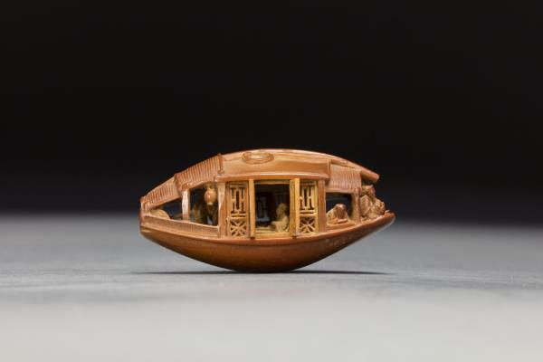雕橄欖核舟（底刻「後赤壁賦」全文）
