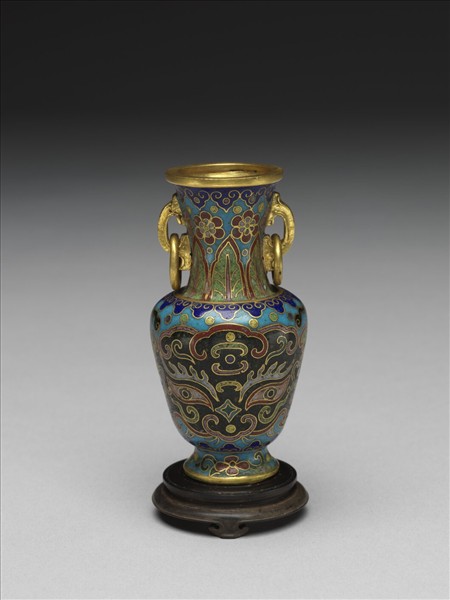 掐絲琺瑯獸面紋雙耳瓶