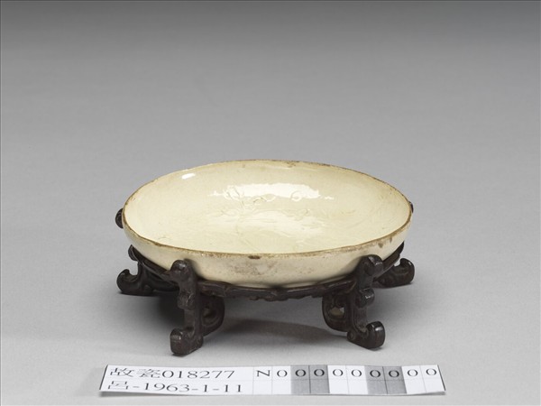 白瓷印花花卉紋碟