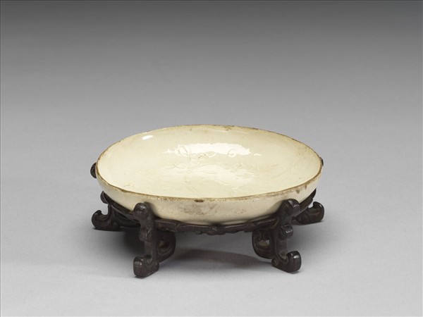 白瓷印花花卉紋碟