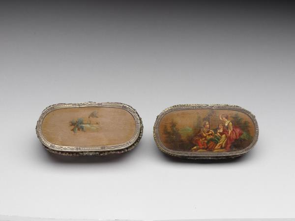 銀嵌寶石漆鼻煙盒