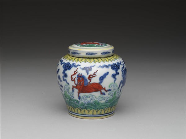 鬥彩天馬圖蓋罐