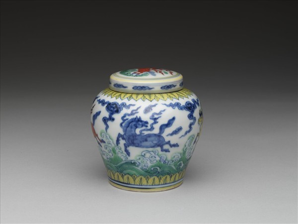 鬥彩天馬圖蓋罐