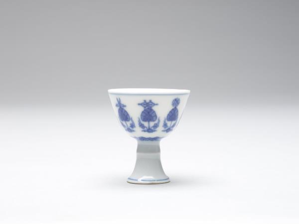 青花八寶高足杯