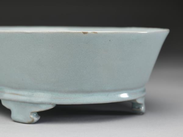 汝窯 青瓷無紋水仙盆