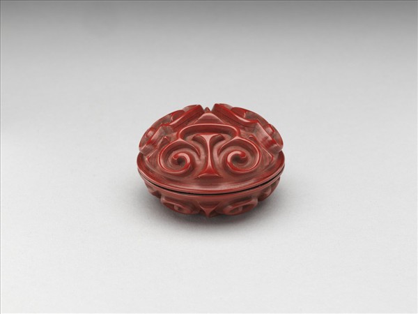 剔犀如意雲紋圓盒