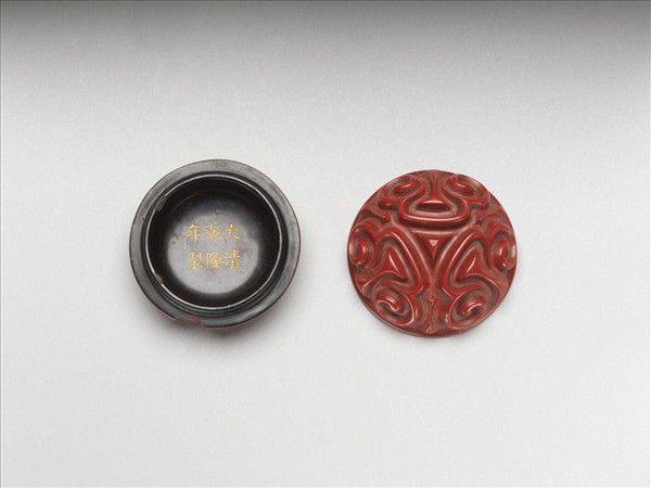 剔犀如意雲紋圓盒