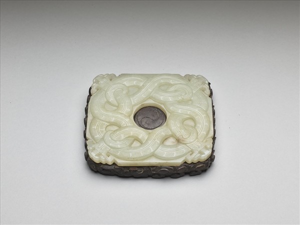 玉螭紋方璧