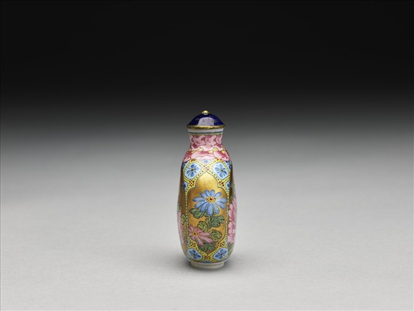 玻璃胎畫琺瑯四季花卉紋鼻煙壺