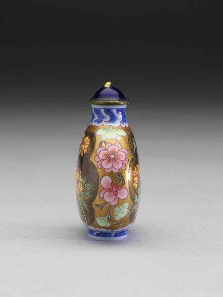 玻璃胎畫琺瑯花卉鼻煙壺