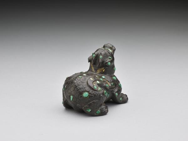 銅嵌孔雀石辟邪