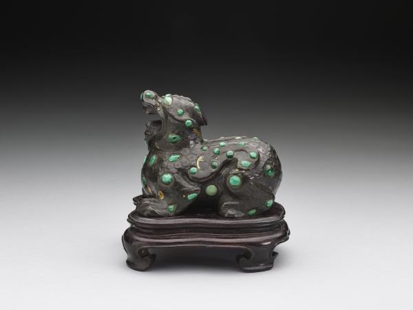 銅嵌孔雀石辟邪