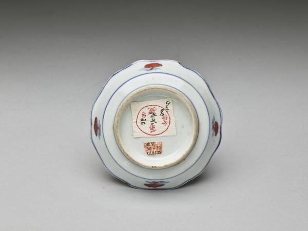 鬥彩花卉紋花口碟