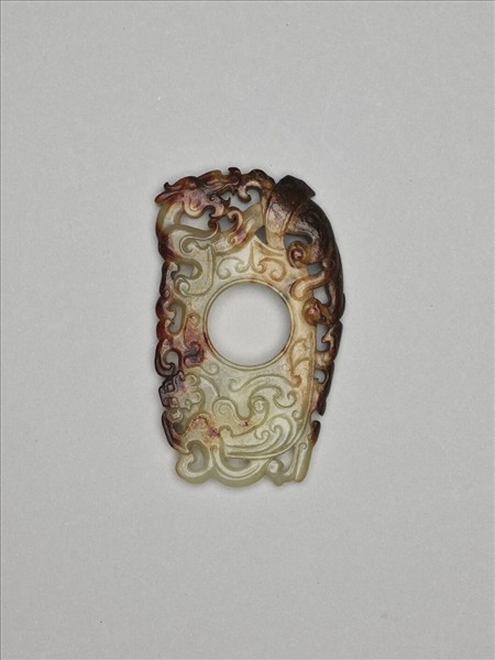 玉龍鳳紋韘形佩