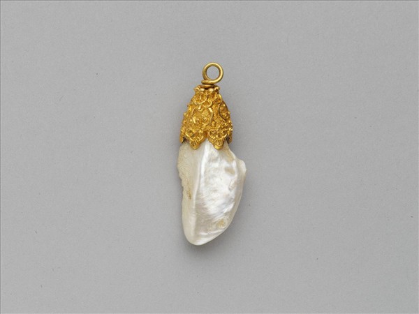 鍍金鑲蚌珠墜子