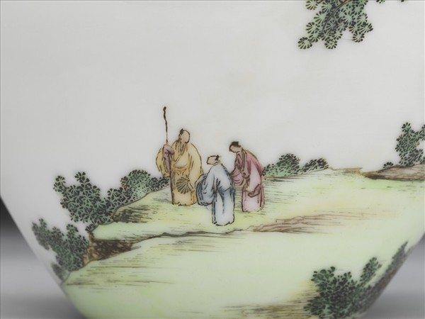 琺瑯彩山水膽瓶