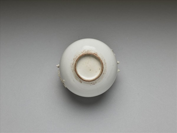 甜白釉雙龍耳瓷尊