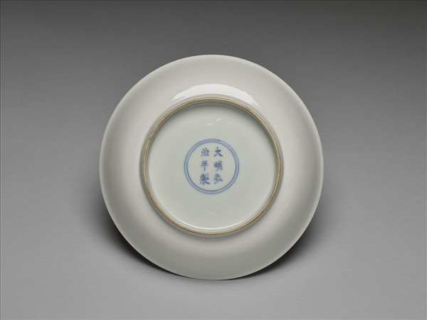 甜白釉盤