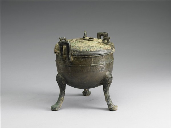 蟠虺紋鼎