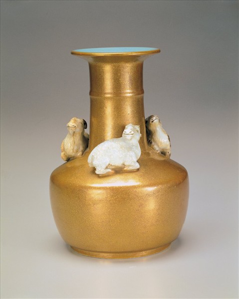 金彩三羊開泰瓶