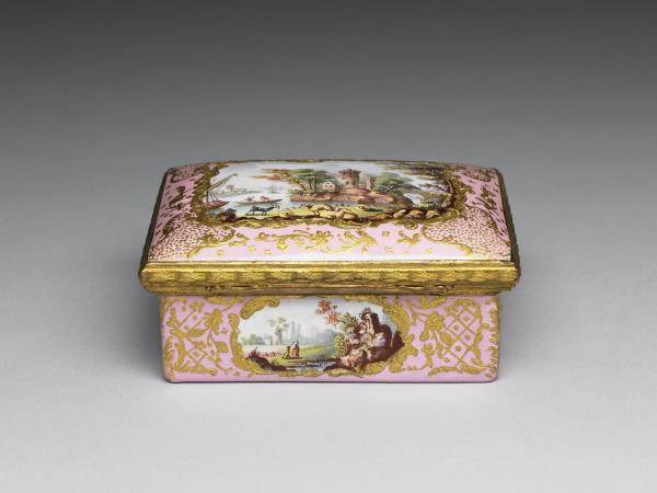 銅胎畫琺瑯鼻煙盒