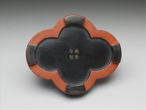 剔彩八仙圖海棠式盒